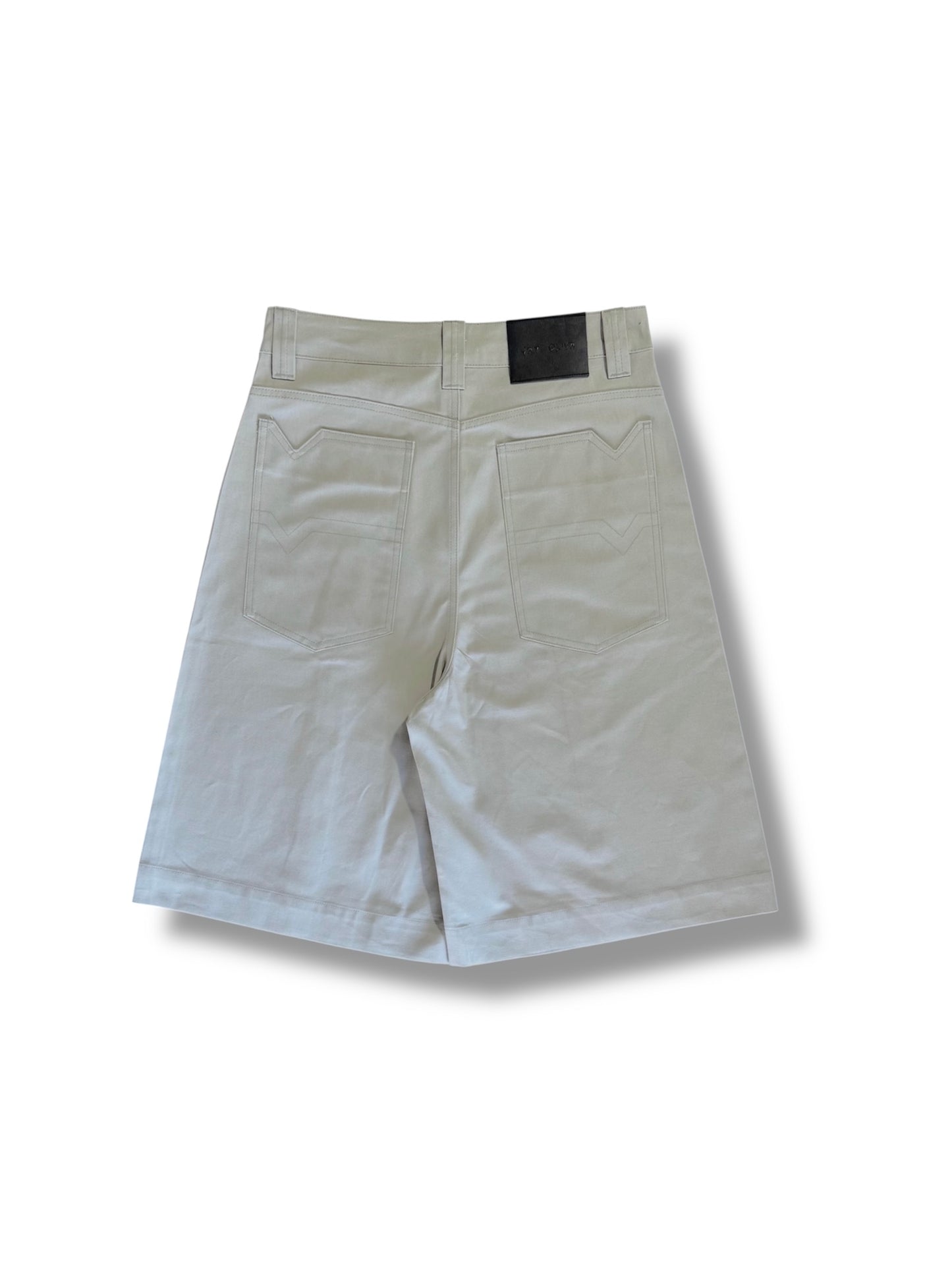 WAXED CONCRETE SHORTS