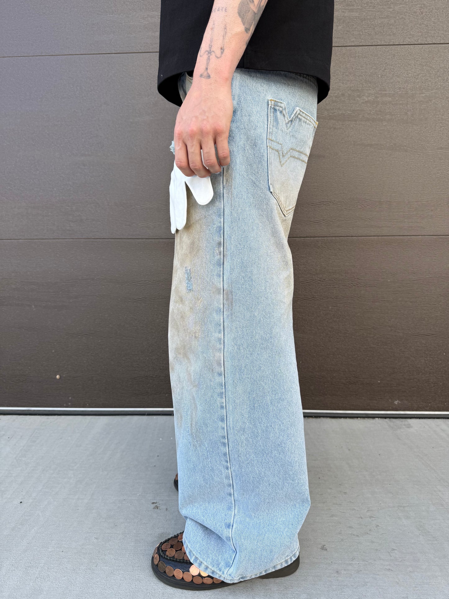 WHITE GLOVE SERVICE JEANS (SIZE UP)