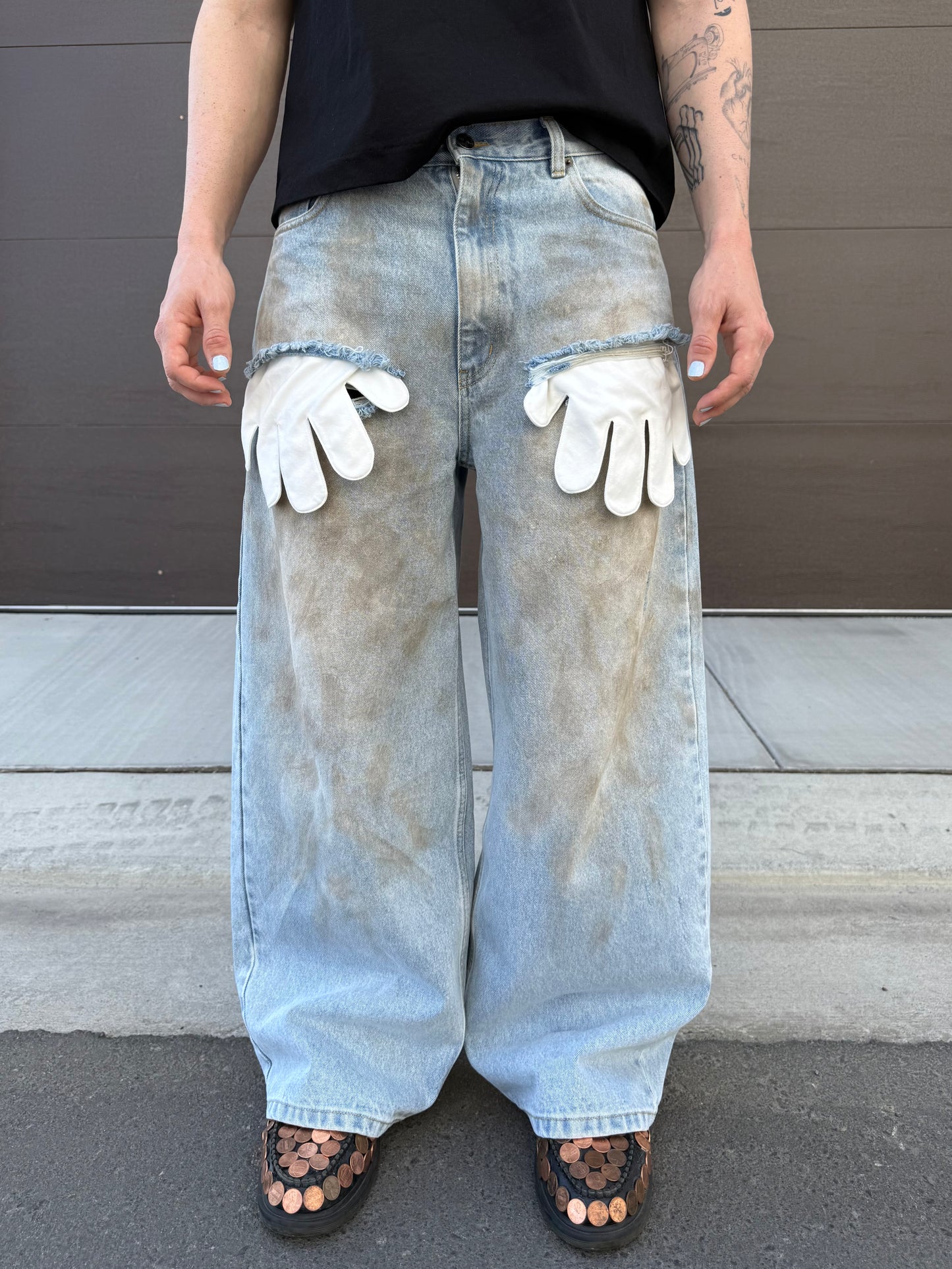 WHITE GLOVE SERVICE JEANS (SIZE UP)